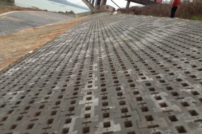 水利護坡磚塑料模具主要應用在哪些施工地點？